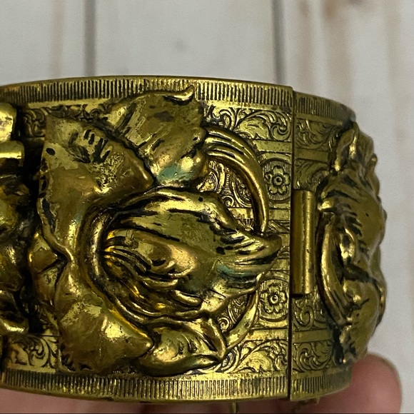 Vintage Goldtone Floral Cuff Bracelet - Picture 6 of 15